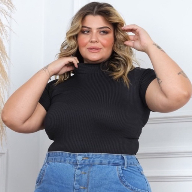 Blusa Feminina Canelada Plus Size Gola Alta Cacharrel Blusinha Plus Size Com Manga Curta Blusas Moda