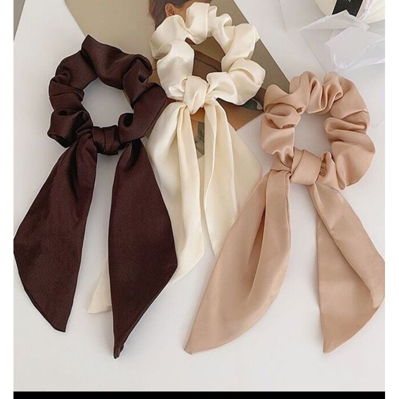 Xuxinha com lenço/Scrunchies de cetim