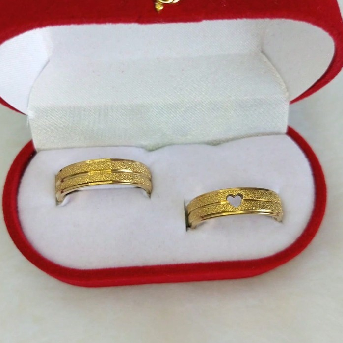 Par De Aliança Reta Jateda 6mm  Feminina Com Coraçãozinho Vazado Anatômicas Aço Inoxidável