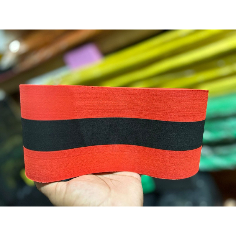 Poliboia Eva Vermelha com Preto 25x10x9cm