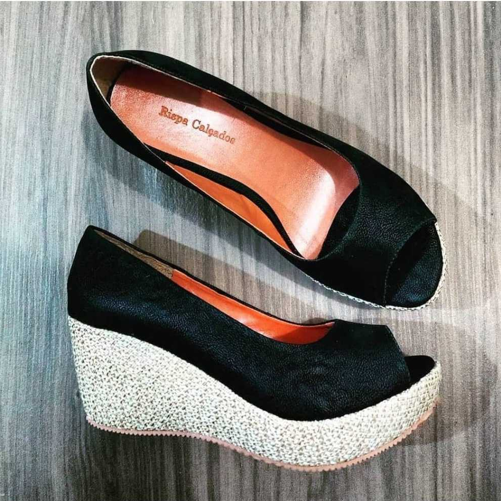 Sandália Feminina Anabela PeepToe Fechada Plataforma  Salto Baixo 7cm Preto Novidade Promoção