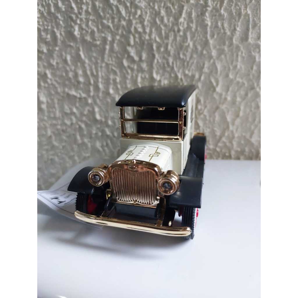 Miniatura Carro Antigo de Metal Ford Model T 1929 Bege Brinquedo, Presente, Decoração