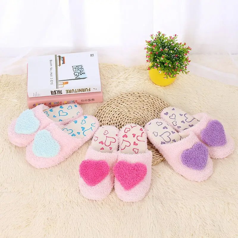Pantufa Feminina Adulto Infantil Macia Antiderrapante Coração