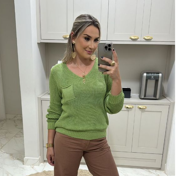 Blusa de Frio Trico Decote V Tricot Inverno Bolsinho