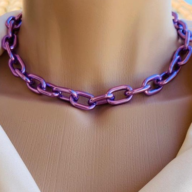 Colares choker modelo com elos pintados folheados