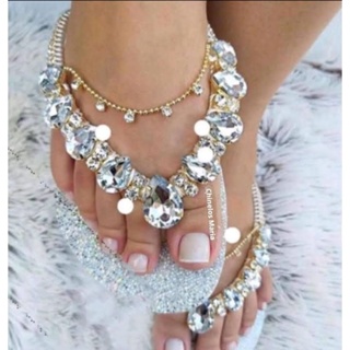 chinelos sandálias havaianas original customizados e decorado com pedrarias e peças, um charme  e beleza para seus pés! em Oferta na Shopee