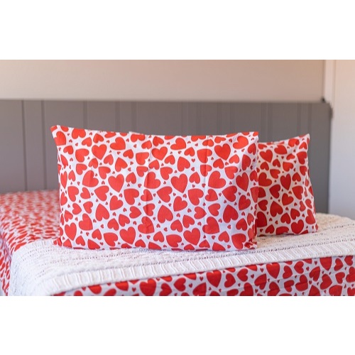 Fronha Avulsa Percal 180 Fios 50x70 Estampada Coração Amor Love Toque Suave e Confortável