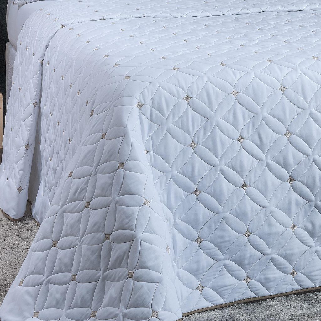 Detalhes do Kit Ideale Casal 6 peças - tecido Hipercal 200 Fios com lençol de elastico