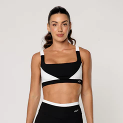 Top Academia Feminino Preto com Recorte Off White Alça Larga Feminino Elevate