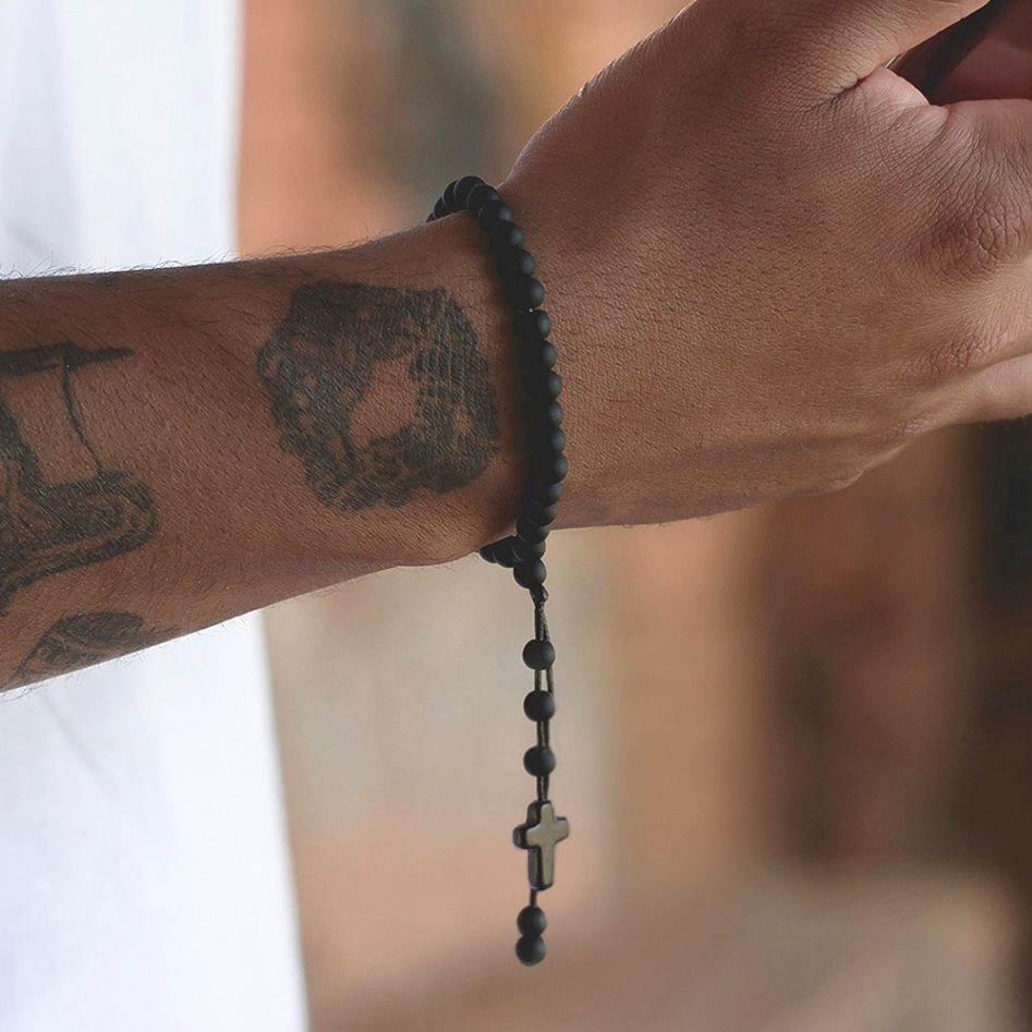 Pulseira Terço Masculina Feminina Pedra Fosca Emborrachada Cruz Natural Howlita Ajustável