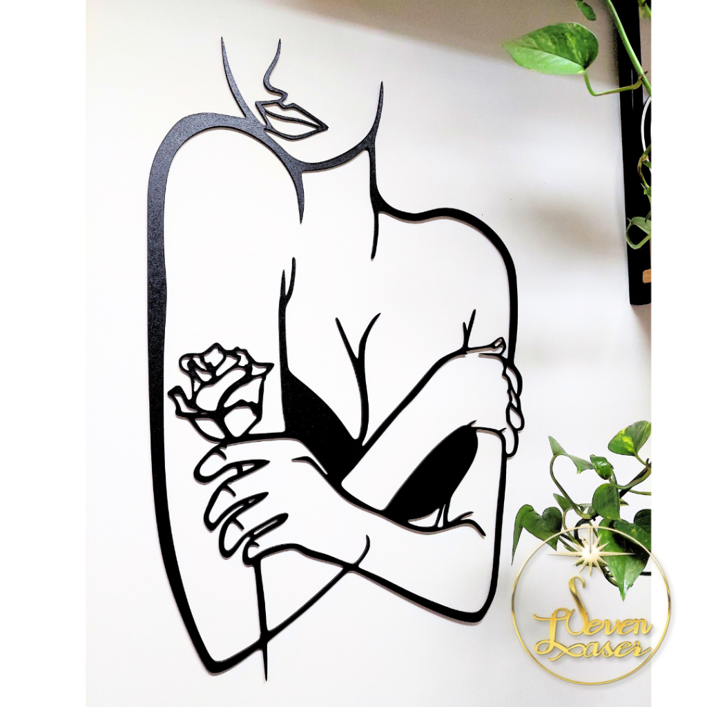 Quadro Decorativo Moça e a Rosa Aplique De parede Vazado Delicado Madeira Mdf