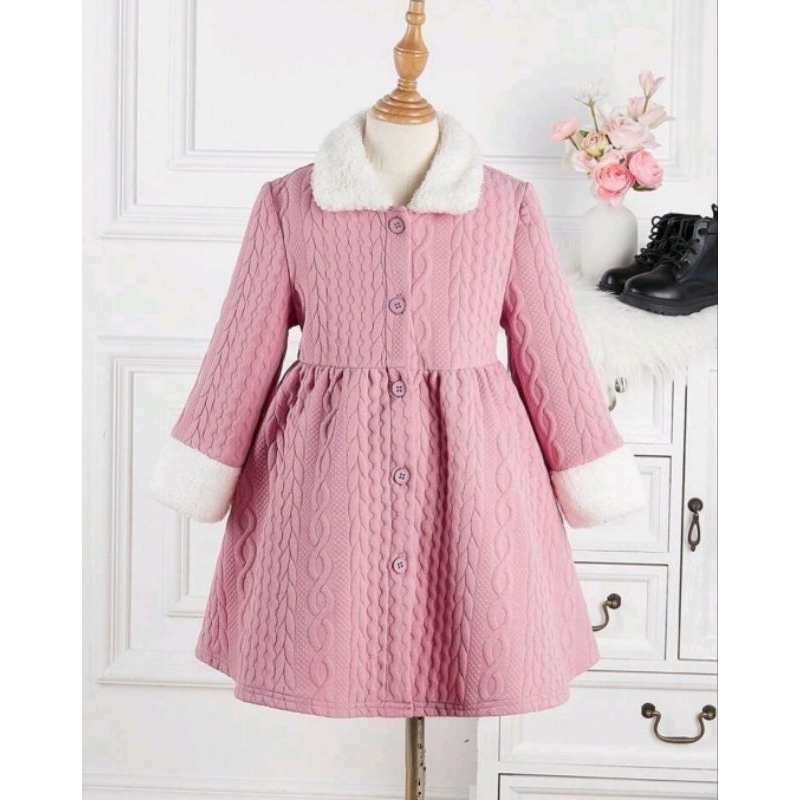 Sobretudo infantil estilo vestido com pelucia nas bordas super estiloso e elegante em Oferta na Shopee