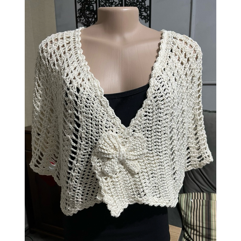 Pelerine ( poncho curto ) de crochê em linha