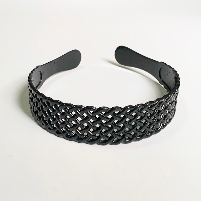 Tiara preta de cabelo  Arco ou diadema usado pelas mulheres como enfeite ou para prender os cabelos  Mitra do Papa, chapéu alto e oval, usado em cerimônias importantes. em Oferta na Shopee