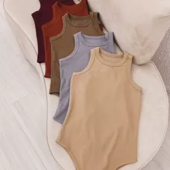 Body Feminino Atena Regata Básico Fechado Texturizado Moda Confortável