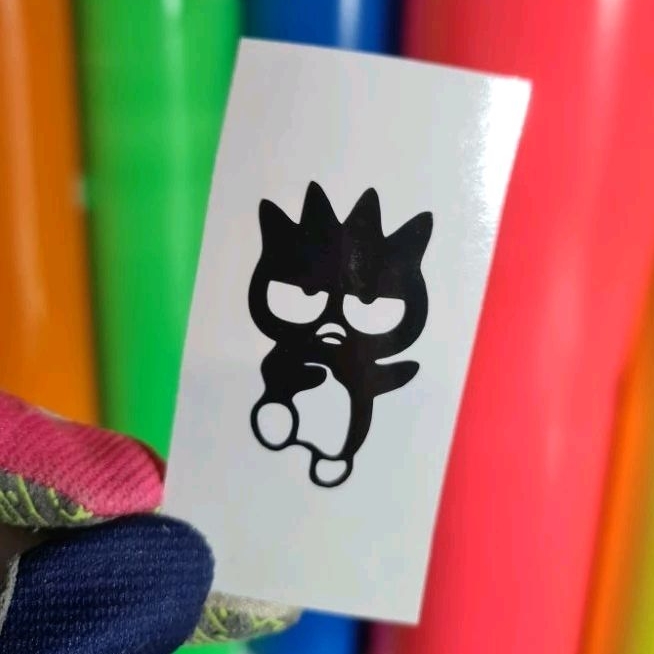 [7x4cm] | Mini Adesivo | Pinguim com fundo vazado show para motos, carros, bikes, caminhão