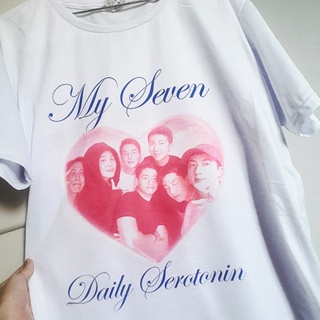 Camiseta Unissex BTS 'My Seven Daily Serotonin' em Oferta na Shopee