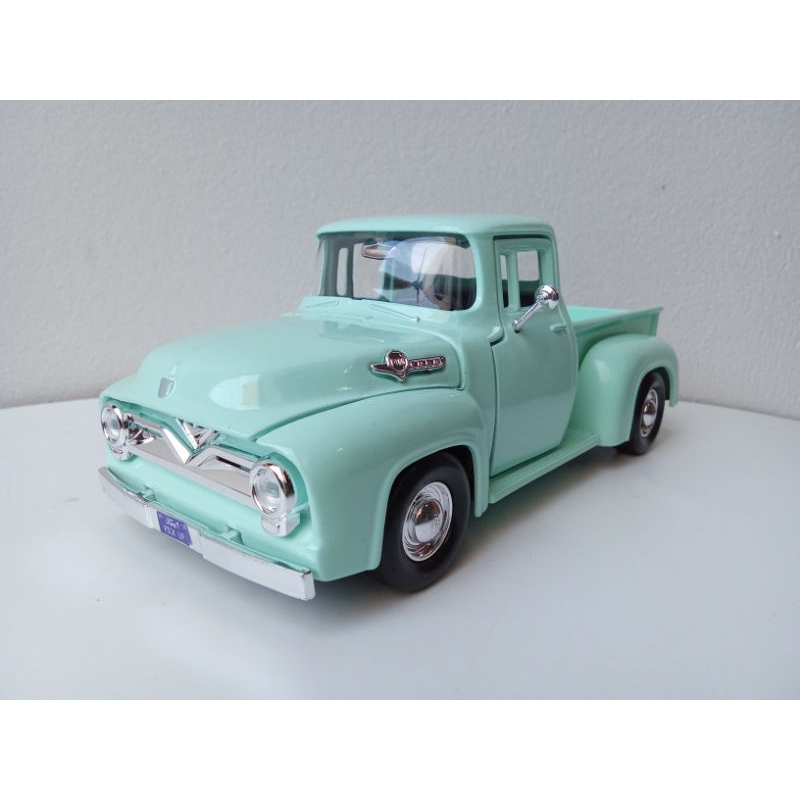 carrinho de ferro coleção miniatura caminhonete F 100 antiga escala 1.24