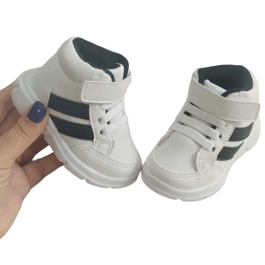 Tênis infantil botinha cano alto premium branco com listra preta unissex com elastico bem estiloso em Oferta na Shopee