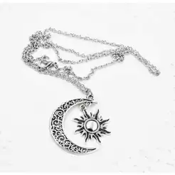 Colar Lua e Sol Pingente Duplo Corrente Aço Inox Aesthetic Indie Alternativo Moon Sun Presente
