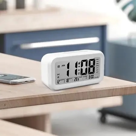 Mini Relógio Digital 8x6Cm Preto Ou Branco Com Led Temperatura Alarme Data e Mês Prático E Fácil em Oferta na Shopee