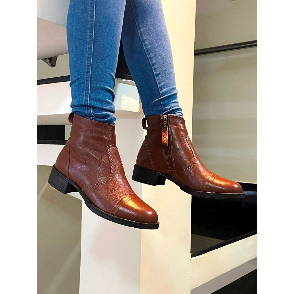 Bota Botinha Coturno Feminino Lirom Cano Curto Couro Sola Baixa Rasteira.