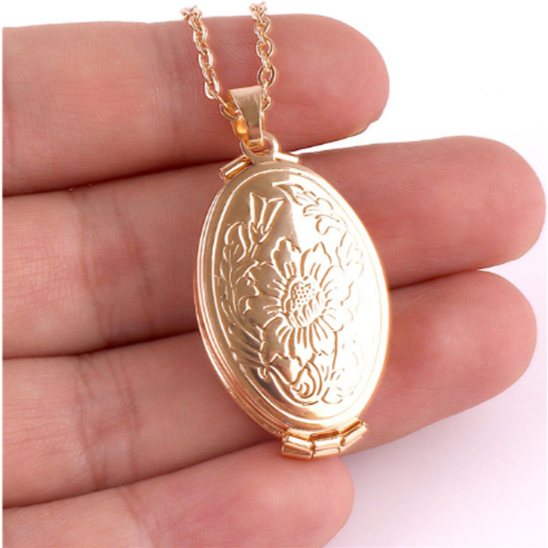 Relicário Oval Com Fotos Montadas - Fashion Accessories