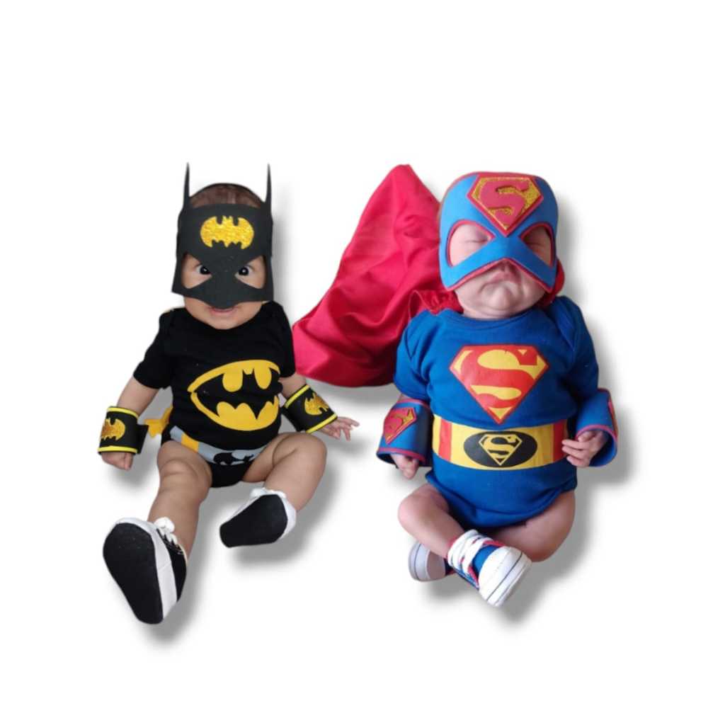 8 PEÇAS - BATMAN (BODY E CAPA + TÊNIS + MASCARA + BRACELETES) SUPER MAN ( BODY E CAPA + TÊNIS + MASCARA + BRACELETES)