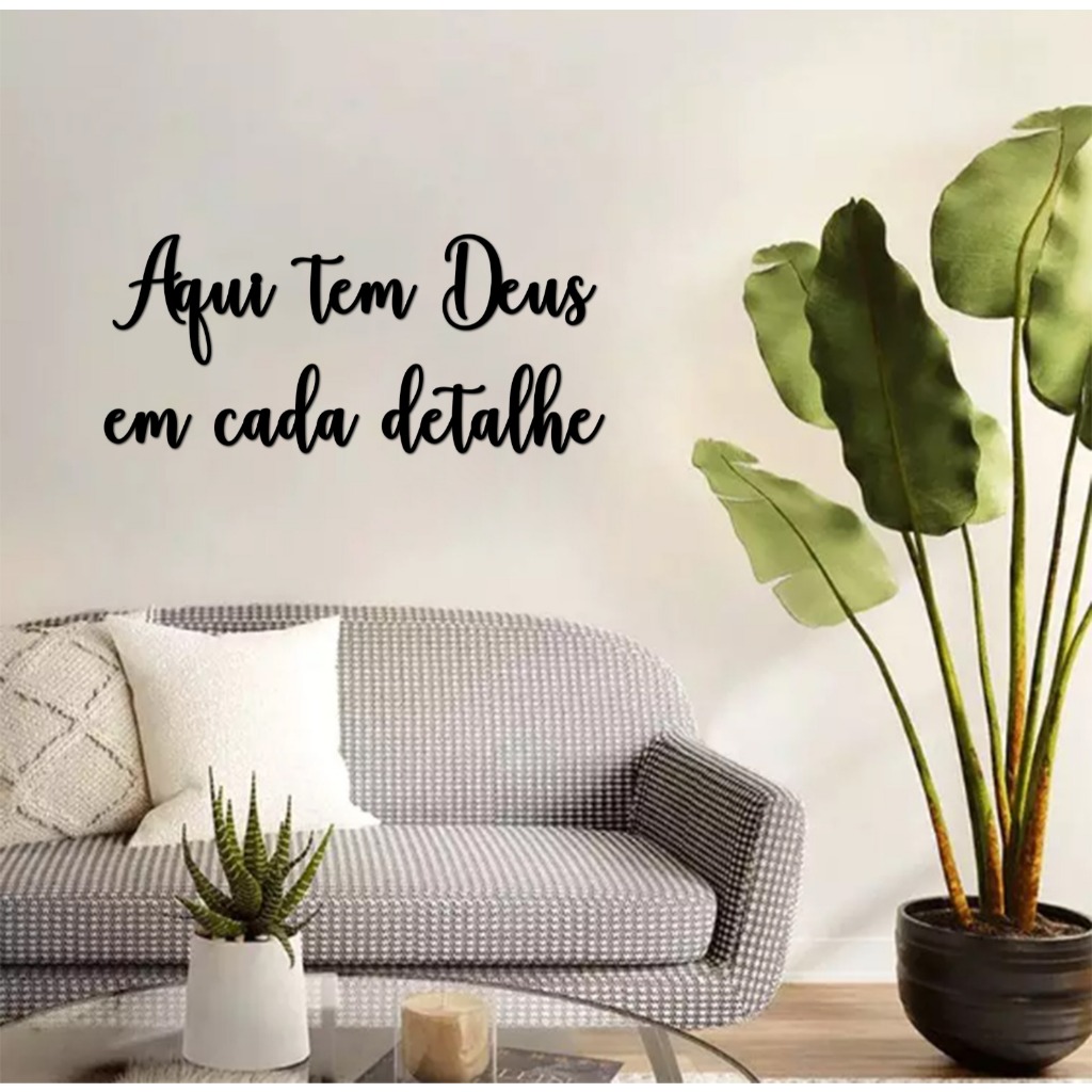 Frase decorativa Aqui tem Deus em cada Detalhe em MDF Preto 3mm - OFERTA