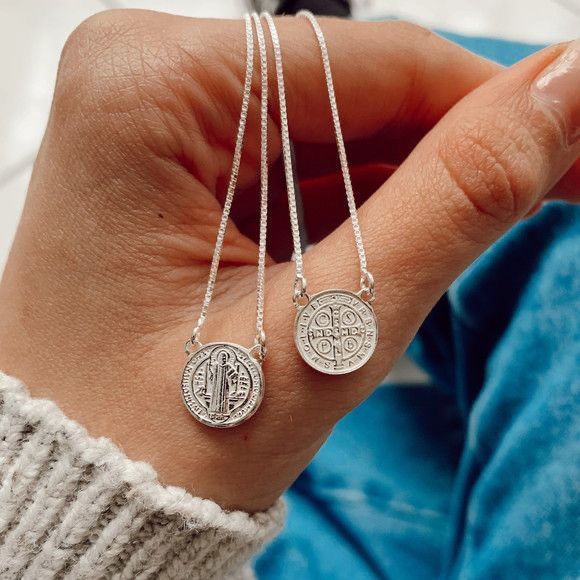 Escapulário Medalha De São Bento a prata 925 e ouro 18k em Oferta na Shopee