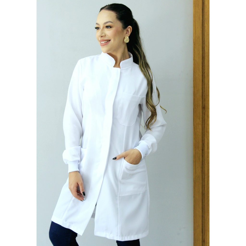 Avental Jaleco Feminino Oxford Branco, Botão Embutido, Gola Padre, Elástico Punho, Acinturado