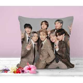 Almofada personalizada BTS marron 30x30cm em Oferta na Shopee