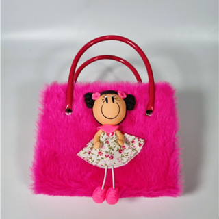 Bíblia Pequena Pelúcia com Bonequinha e Alça para Meninas em Oferta na Shopee