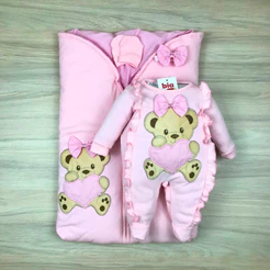 Saída maternidade menina bordado ursa coração com saco de dormir