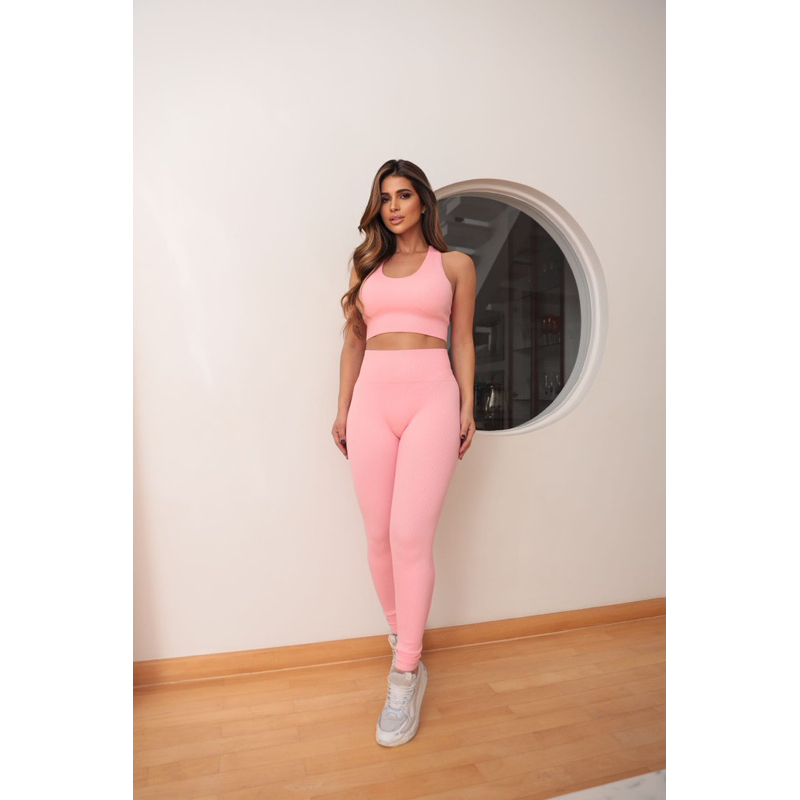 Conjunto feminino academia fitness Calça e Top com bojo levanta bumbum Confortável tecido poliamida zero transparência