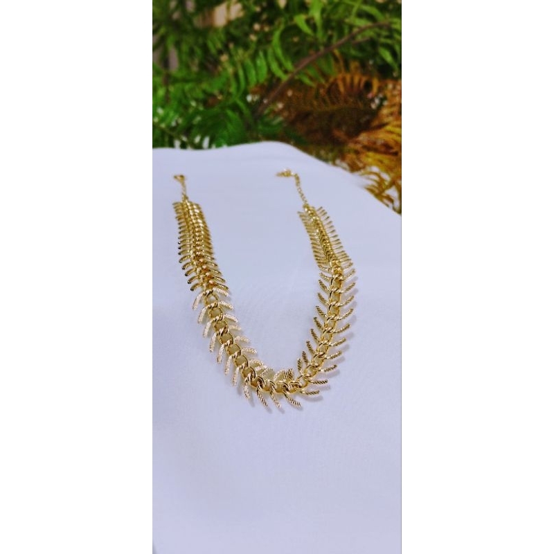 Colar  choker e pulseira escama de peixe dourado