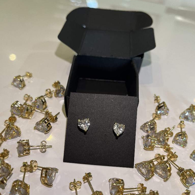 Brinco Coração 6mm | Ponto de Luz Zircônia Banhado a Ouro | caixinha para presente I acompanha embalagem