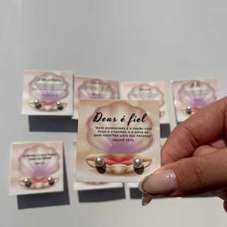 50 Brincos de pérola com Tag Mensagem Bíblica / Lembrancinha Brinde para Cliente em Oferta na Shopee