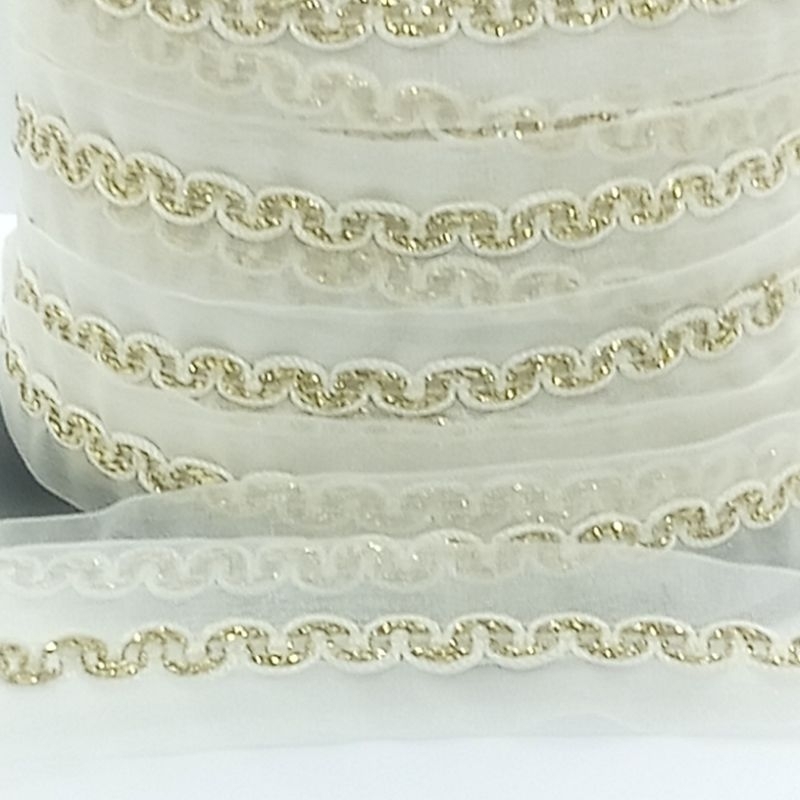 Guarnição Passamanaria Fita de Organza  com entre meio dourado. Cód: Prat7j/4 cx1
