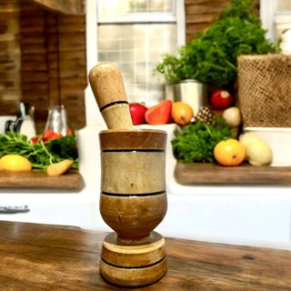 Pilão de Madeira Natural Maciça com Socador para Alho Ervas e Caipirinha em Oferta na Shopee