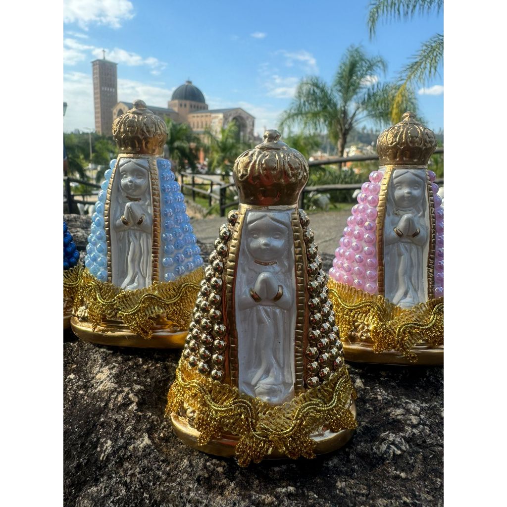 Nossa Senhora Aparecida baby 14cm com pérola azul royal, azul claro e rosa. Lindas imagens da Mãezinha Aparecida