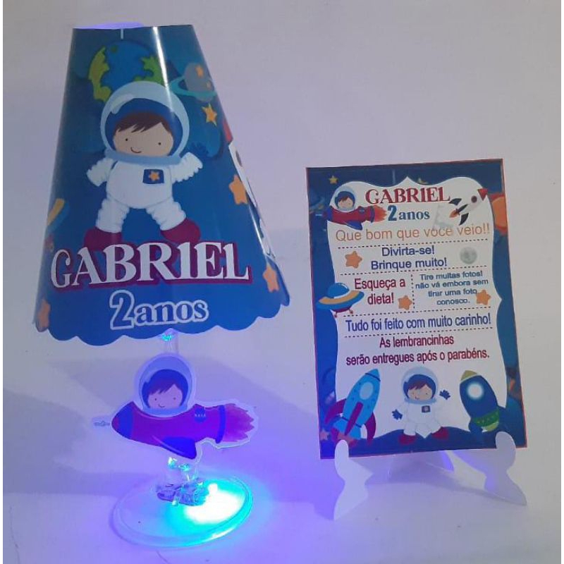 10 abajur na taça acrílica com plaquinha astronauta  ou qualquer outro  tema, lembrancinhas personalizadas, lembrancinhas de festa, abajur de festa, abajur de led, abajur personalizado, centro de mesa de festas, lembrancinhas personalizadas