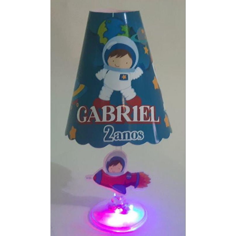 10 abajur na taça acrílica  astronauta  ou qualquer outro  tema, lembrancinhas personalizadas, lembrancinhas de festa, abajur de led, abajur personalizado, centro de mesa de festas, lembrancinhas personalizadas.