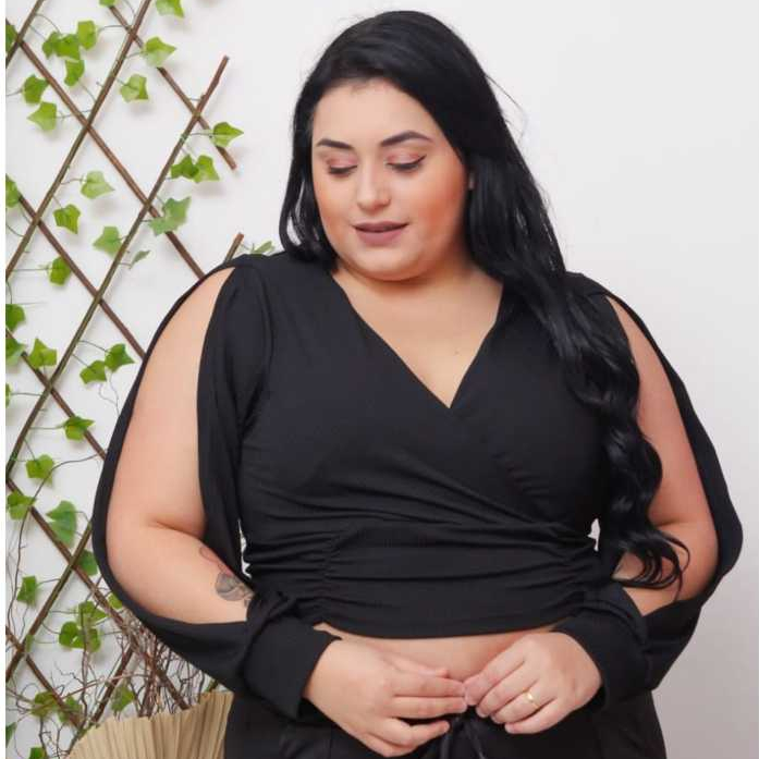Blusinha Blusa Cropped Feminino Plus Size Canelada Manga Longa com Abertura Elegante e Chique Modelo All Curve PROMOÇÃO