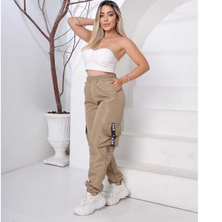 Calça Cargo Feminina Com  bolsos laterais