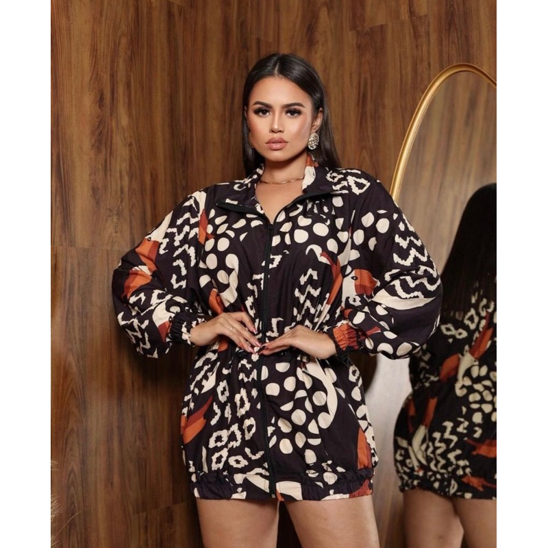 Jaqueta Parka corta vento inspiração em estampas tropicais