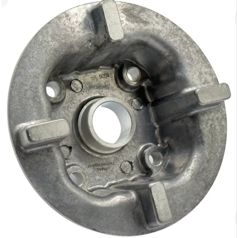 FLANGE DA COROA (CUBO) TRASEIRO P/MOTO SUZUKI EN 125 YES 05/12 EN 125 YES SE 11/16 INTRUDER 125 02/16
