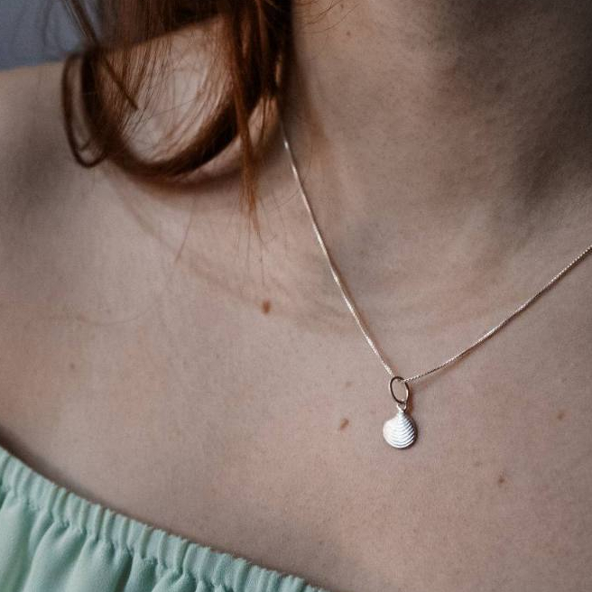 Conjunto Concha - Colar Corrente Pingente e Brincos de Concha em Prata 925 Legítima