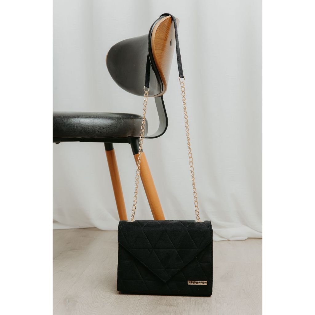 Bolsa feminina bordado com alça de corrente e protetor de ombro fecho em imã