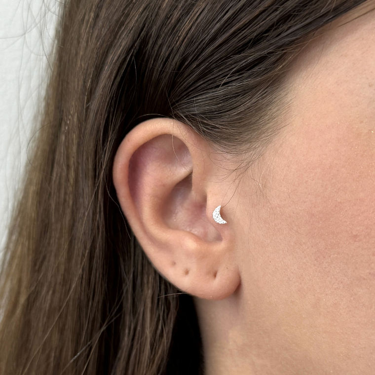 Piercing Tragus Prata 925 Lua Cravejada em Oferta na Shopee